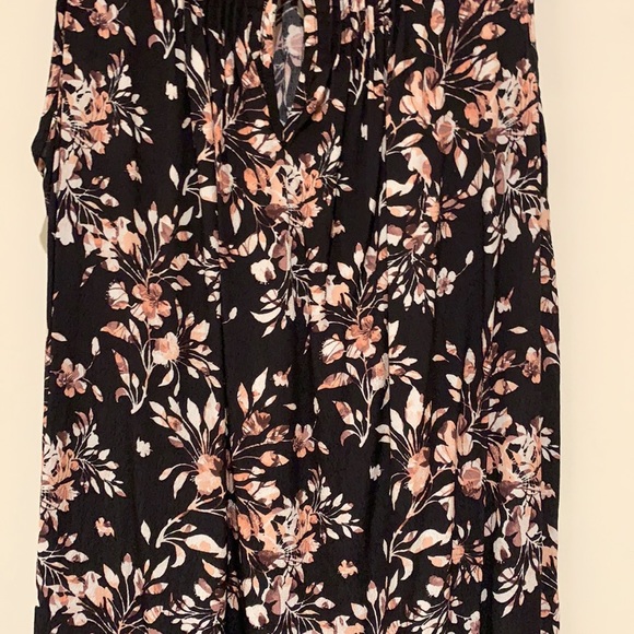 Kismet black with peach flowers blouse - Picture 4 of 5